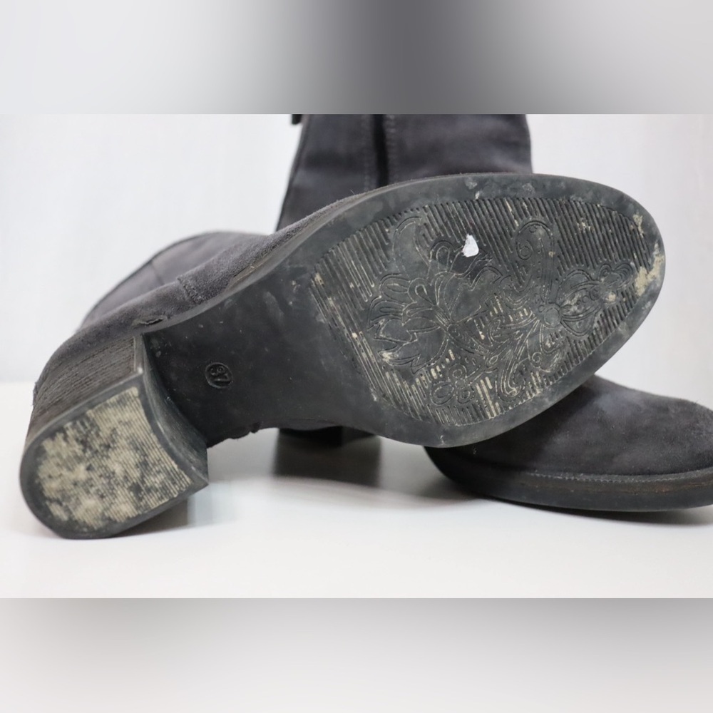 ARTICA Suede Leather Slouchy Heeled Boots - Picture 10 of 15